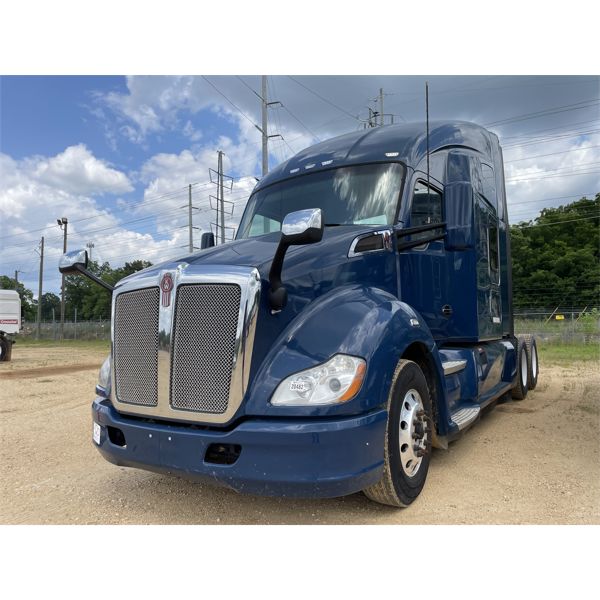 2019 KENWORTH T680 Sleeper Truck