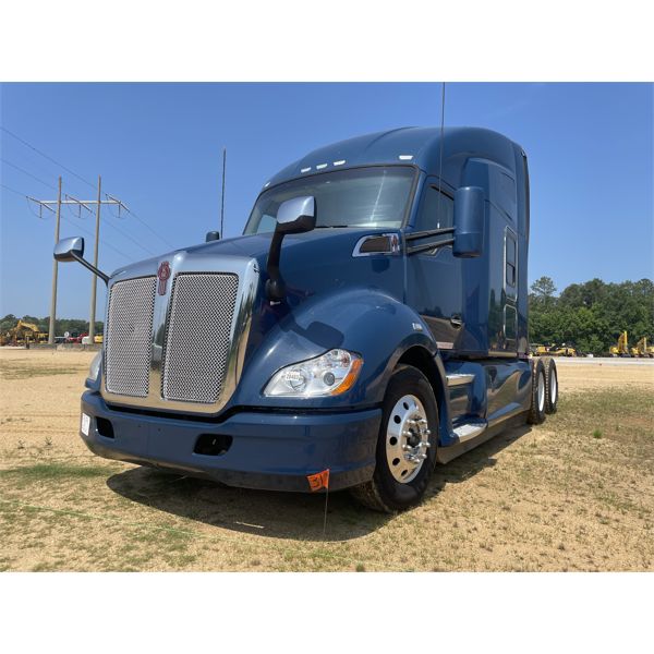 2019 KENWORTH T680 Sleeper Truck