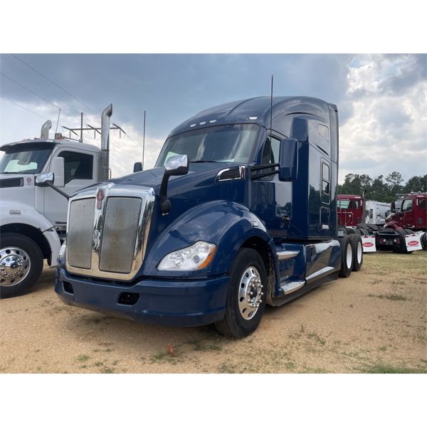 2019 KENWORTH T680 Sleeper Truck