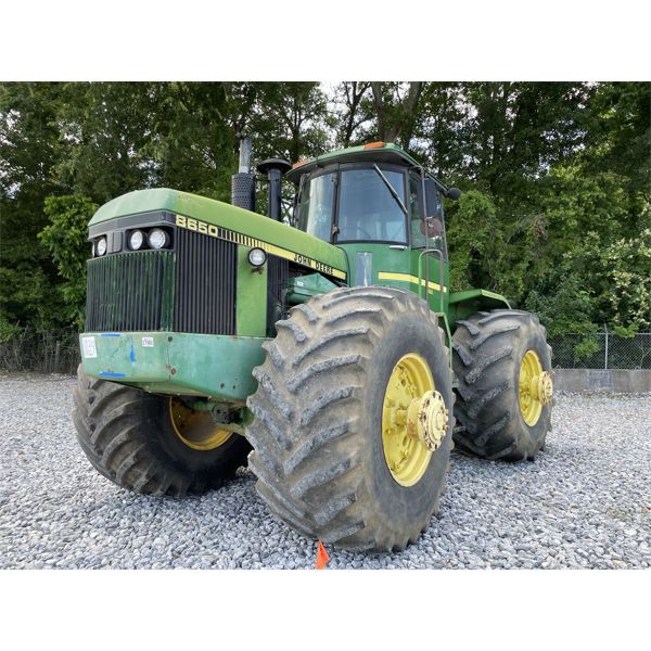 JOHN DEERE 8650 Scraper Tractor