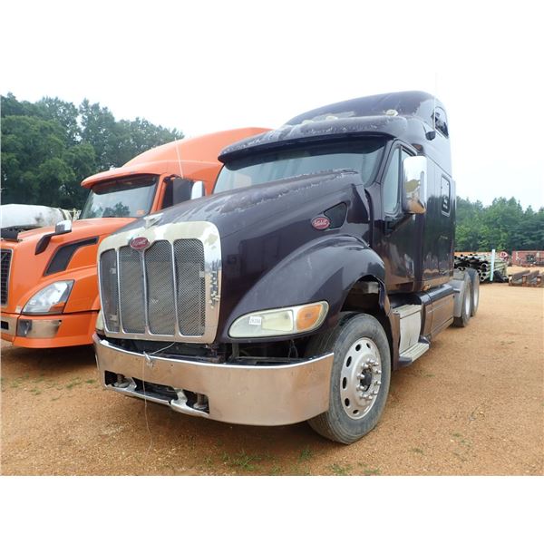 2009 PETERBILT 387  Sleeper Truck