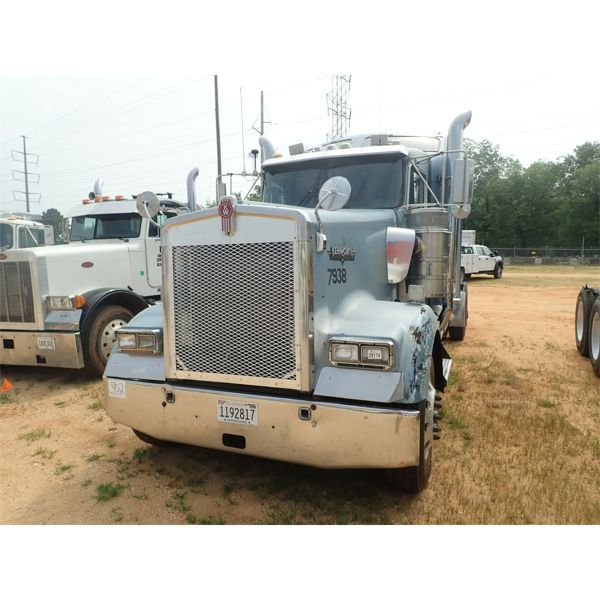 2006 KENWORTH W900 Sleeper Truck