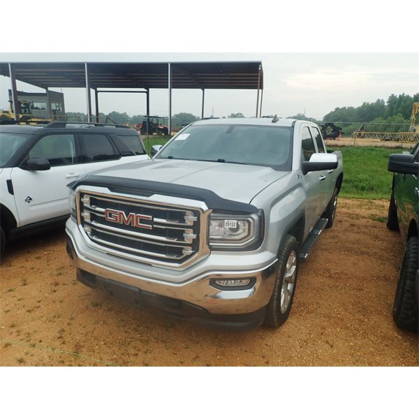 2018 GMC SIERRA Z71 Pickup Truck