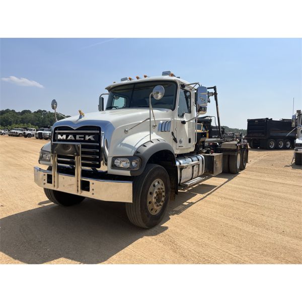 2020 MACK GR64F Roll Off Truck