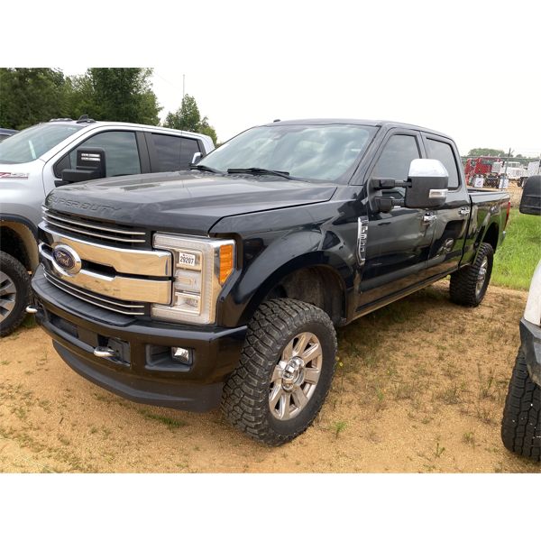 2018 FORD F350 PLATNIUM FX4 Pickup Truck