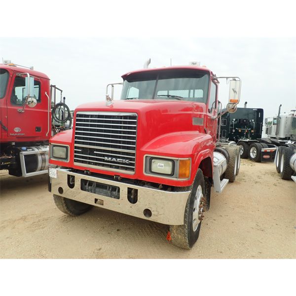 2011 MACK CHU613 Day Cab Truck