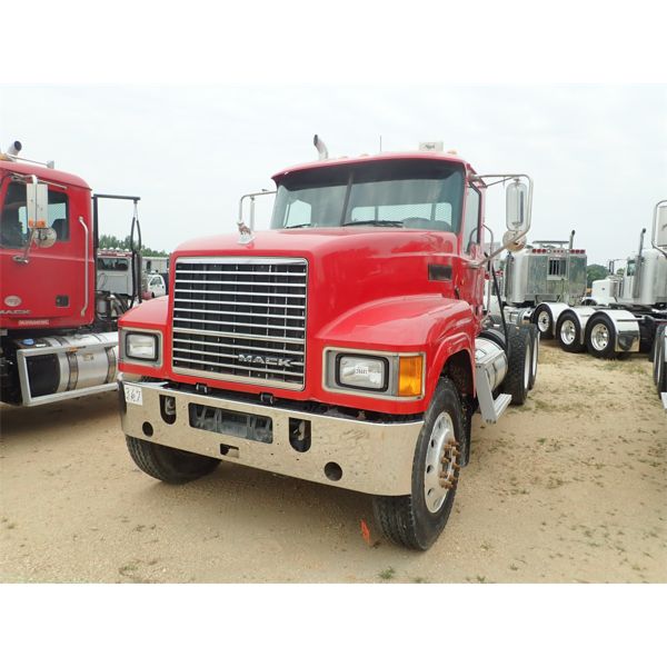 2011 MACK CHU613 Day Cab Truck