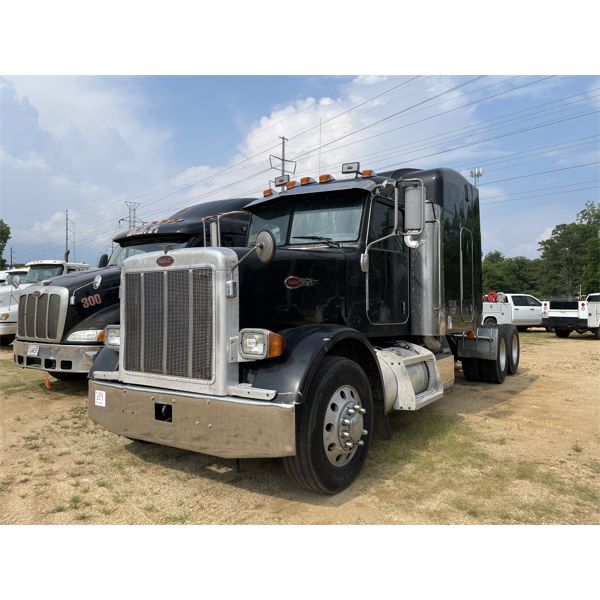 2006 PETERBILT 378 Sleeper Truck