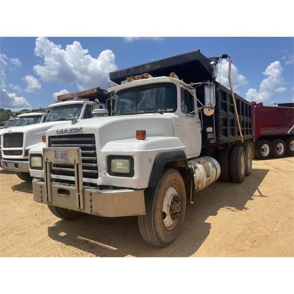 1993 MACK RD689 Dump Truck