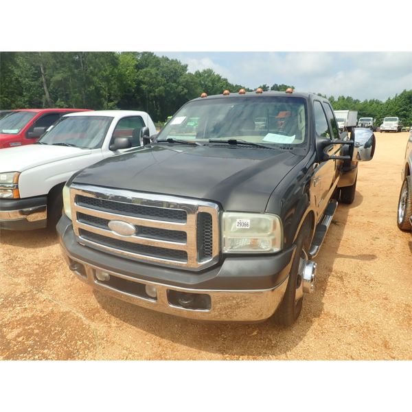 2007 FORD F350 LARIAT Pickup Truck