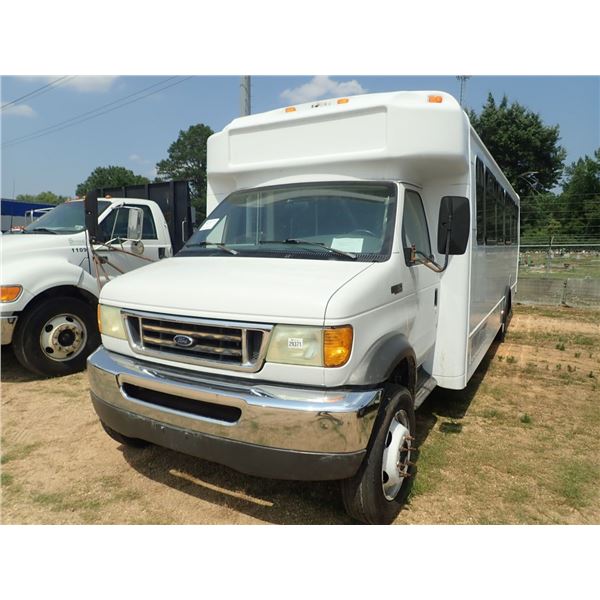 2003 FORD F550 Bus