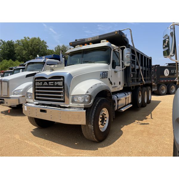 2017 MACK GU713 Dump Truck