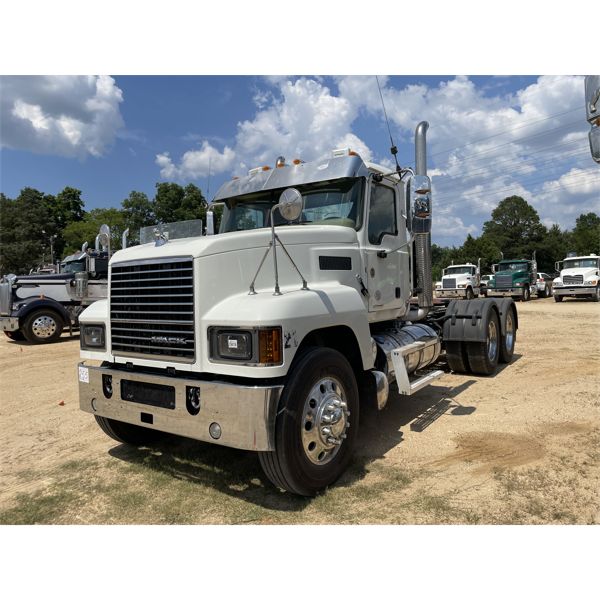 2020 MACK PI64T Day Cab Truck