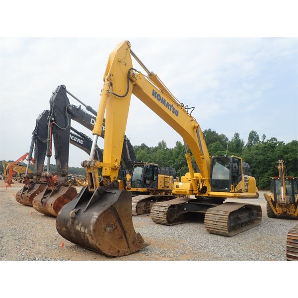 2017 KOMATSU PC490LC-11 Excavator