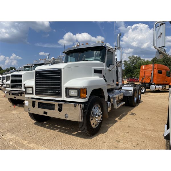 2017 MACK CHU613 Day Cab Truck