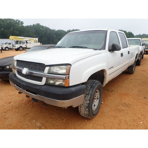2004 CHEVROLET 2500HD Pickup Truck