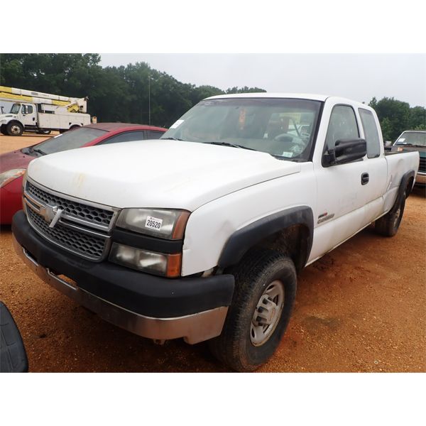 2005 CHEVROLET 2500HD Pickup Truck