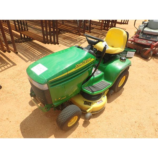 JOHN DEERE LX266 RIDING  Lawn Mower