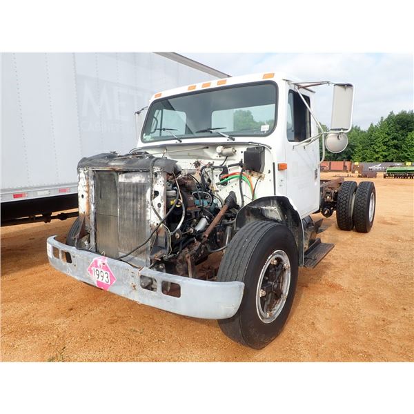 1993 INTERNATIONAL 4700 Cab and Chassis Truck