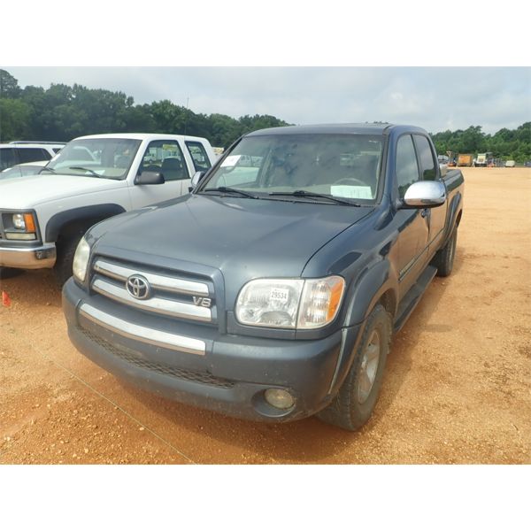 2005 TOYOTA TUNDRA SR5 Pickup Truck