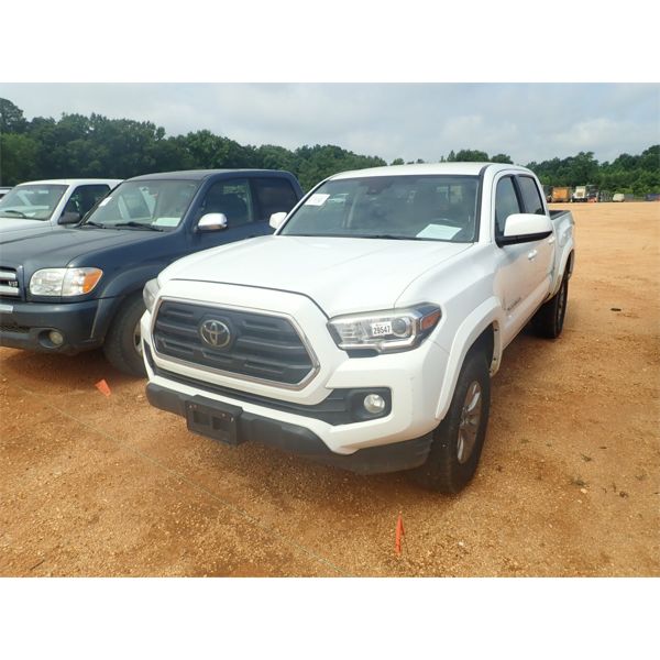 2018 TOYOTA TACOMA SR5 Pickup Truck