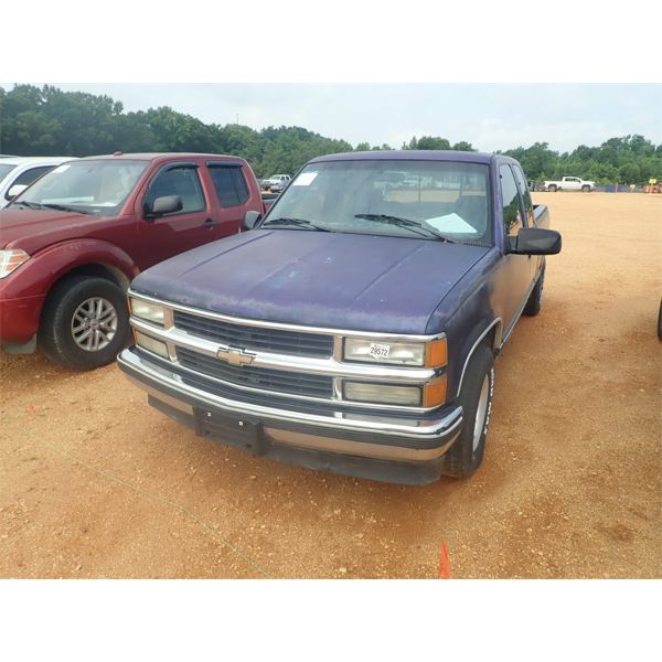 1995 CHEVROLET SILVERADO Pickup Truck