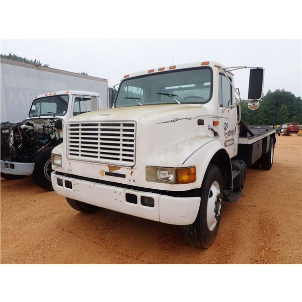 1998 INTERNATIONAL 4700 Flatbed Truck