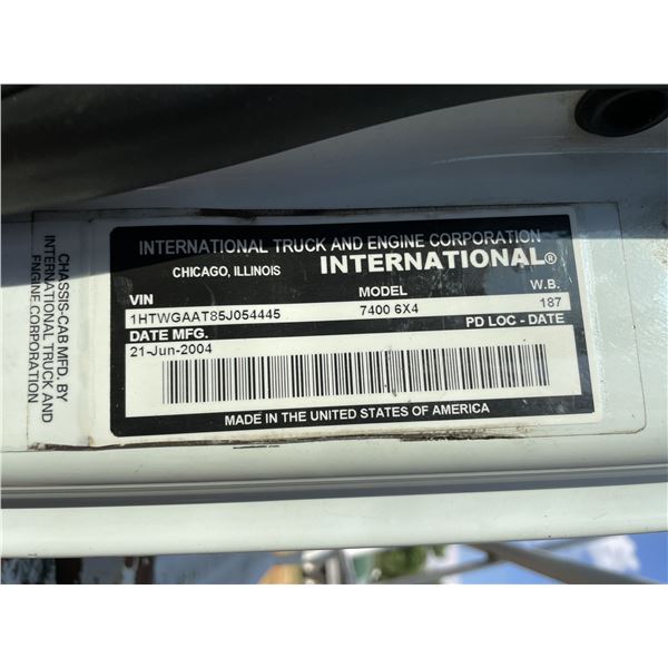 2005 INTERNATIONAL 7400 Bridge Inspection / Ladder Truck - J.M.