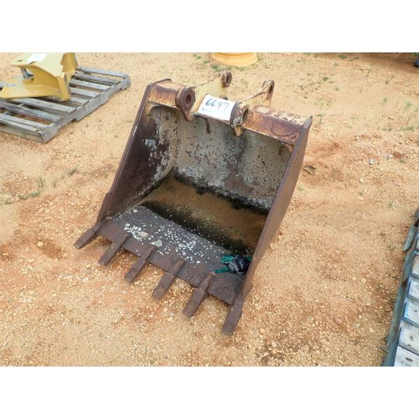 CAT 34" BUCKET (FITS CAT 426C) (B-4)