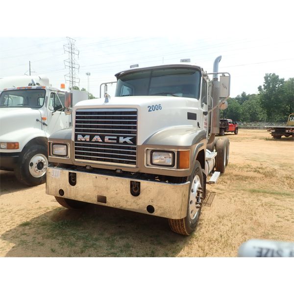 2006 MACK CHN613 Day Cab Truck