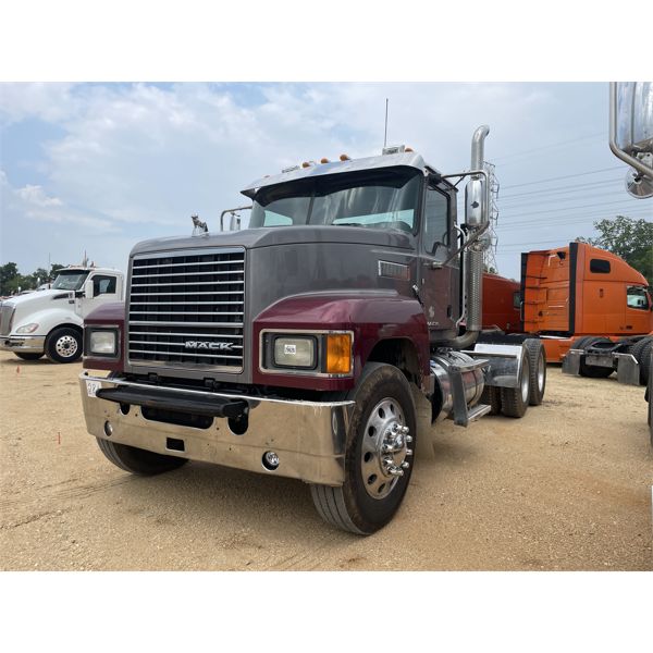 2017 MACK CHU613 Day Cab Truck