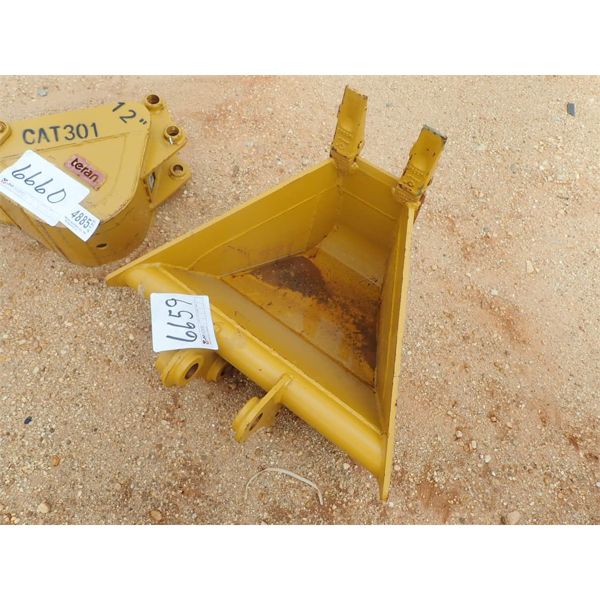 TERAN 30" TRAPEZODIAL BUCKET