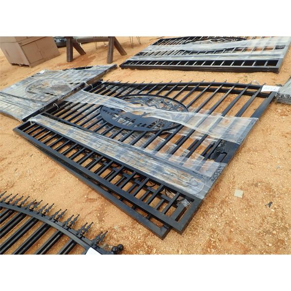 DECORATIVE IRON GATE(19')