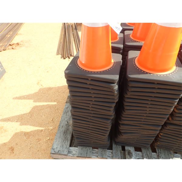 (25) ORANGE SAFETY CONES