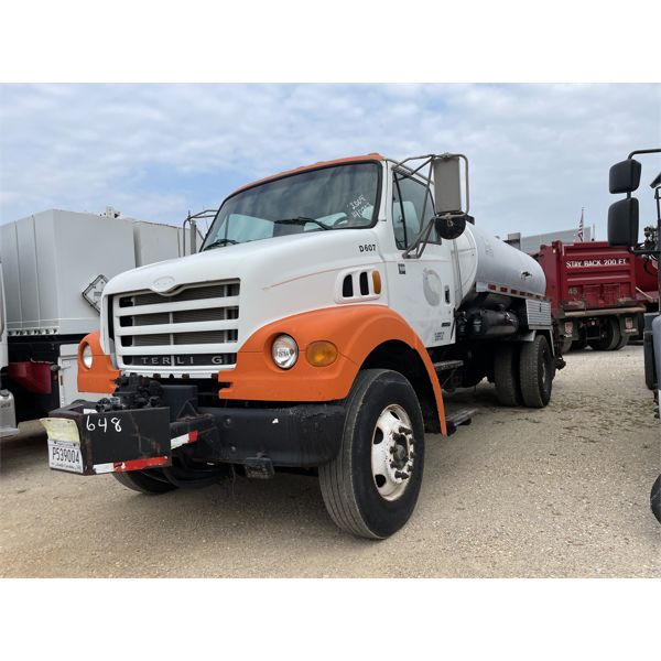 2004 STERLING L7500 Asphalt Distributor Truck