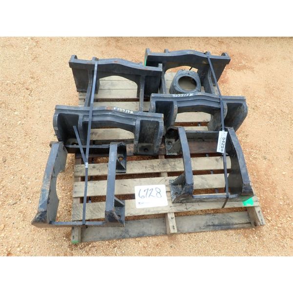 (1) PALLET BRACKETS