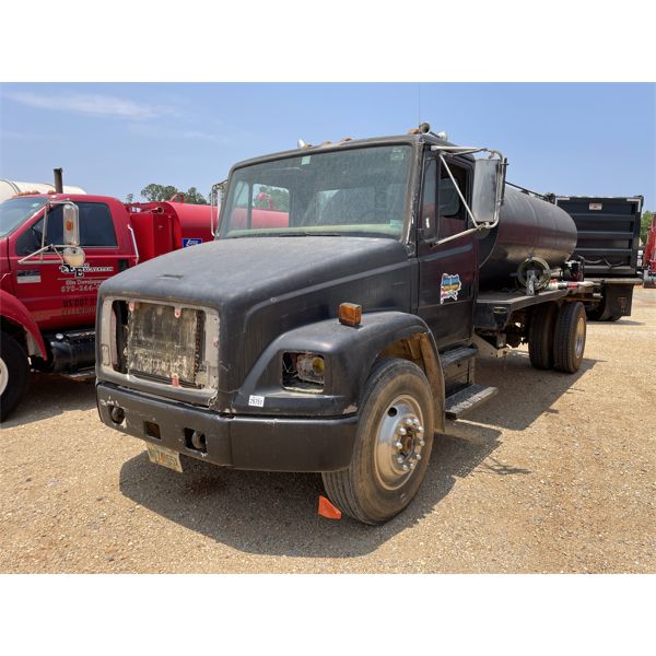 1999 FREIGHTLINER FL70 Water Truck