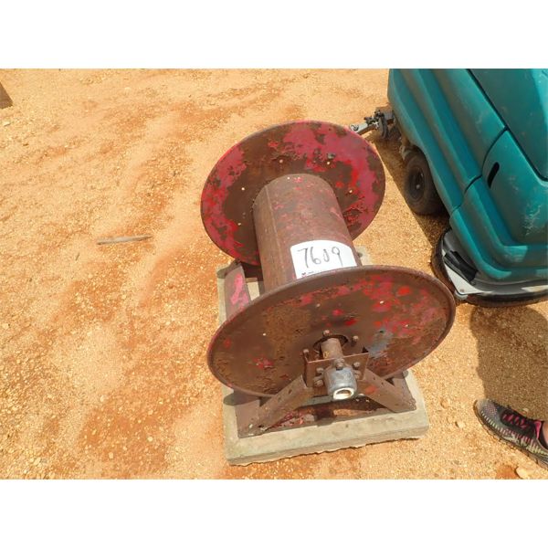 HOSE REEL ON CONCRETE BASE