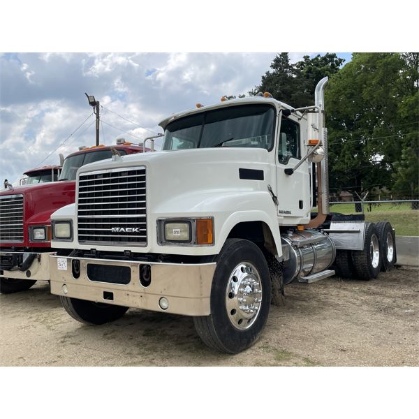 2008 MACK CHU613 Day Cab Truck