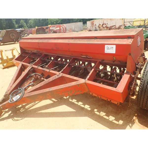 INTERNATIONAL GRAIN DRILL 1500