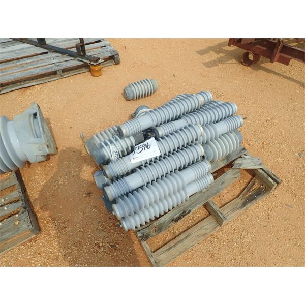 (1) PALLET ELECTRICAL INSULATOR (B9)