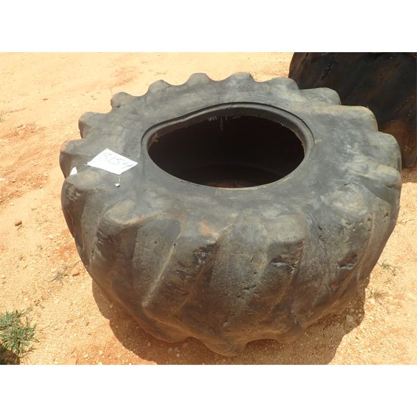 SKIDDER TIRE