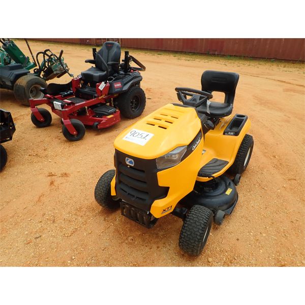 CUB CADET RIDING MOWER XT1 Lawn Mower J.M. Wood Auction Company, Inc.