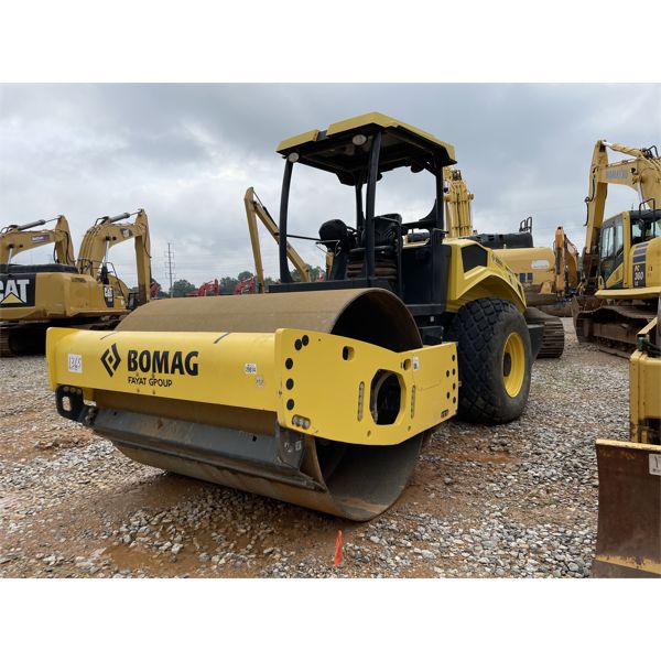 BOMAG BW211DH-5 Roller