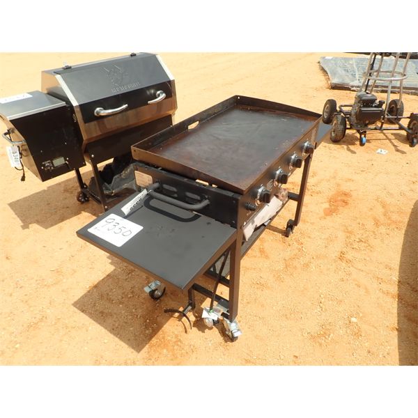 BLACKSTONE GAS GRILL (C-9)