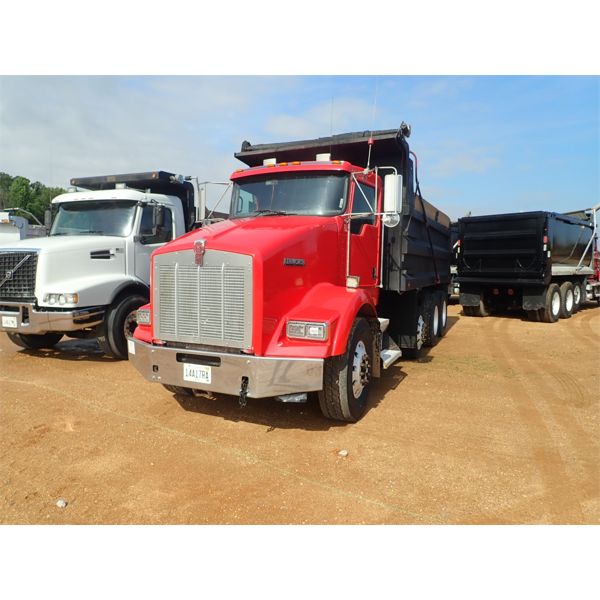 2005 KENWORTH T800 Dump Truck
