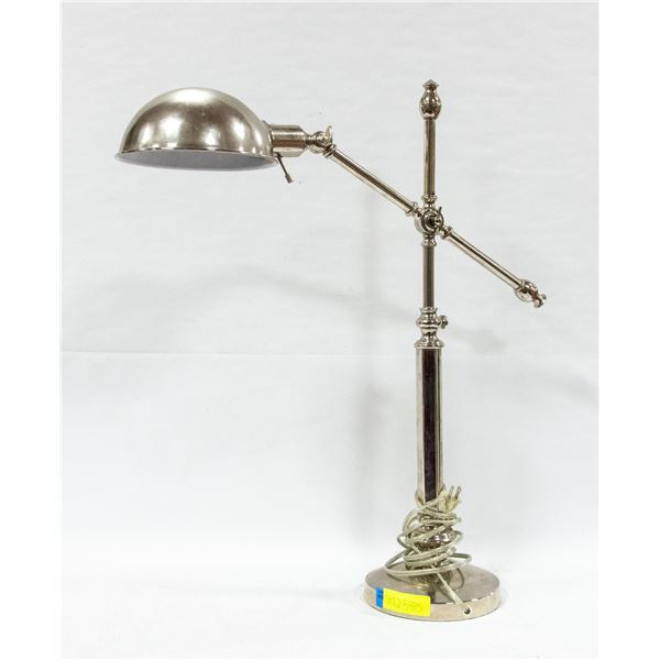 VINTAGE METAL TABLE LAMP