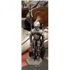 Image 1 : FIREPLACE SET KNIGHT'S ARMOUR METAL