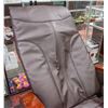 Image 2 : TOEPIA GX PEDICURE + MASSAGE CHAIR WITH CRYSTAL