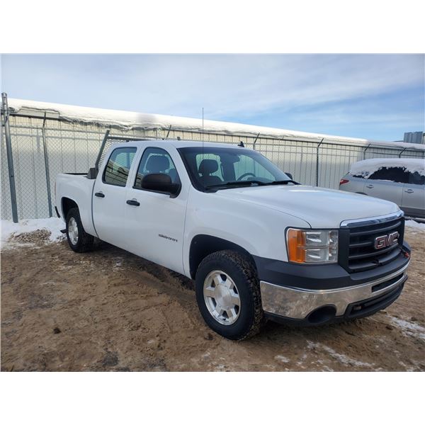 UNRESERVED! 2010 GMC SIERRA 8 CYLINDER